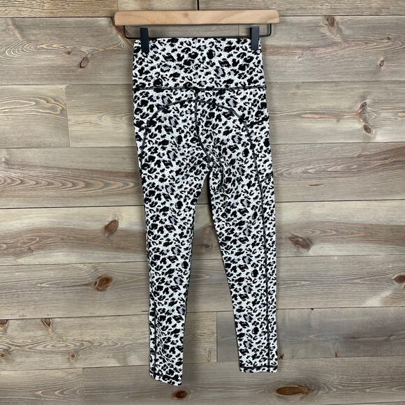 ZYIA Active Snow Leopard Pocket Brilliant Hi-Rise 7/8 24" - Picture 1 of 9
